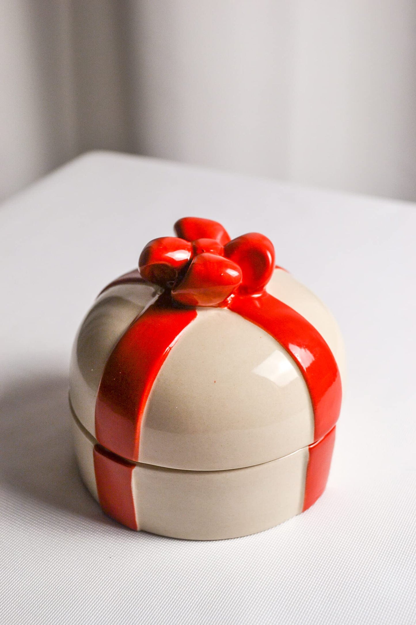 WILD EYE DESIGNS CERAMIC GARLIC BAKER, BOW, GIFT BOX